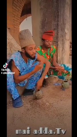mai adda yana shan ruwan alwala da wayau