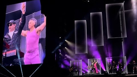 Robbie Williams - Sandstorm (Darude Cover) @ Helsingin Olympiastadion 20.9.2025 Helsinki, Finland