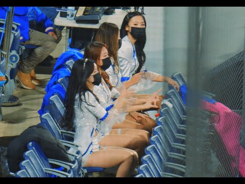 휴식 시간에 앉아서 안무 연습하는 삼성 치어리더@211029 <strong>창원NC</strong> 파크 [4k Fancam/직캠]