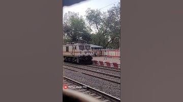Rewa anand vihar express train status ♥️ #viral #localtrain #trains #indianrailways #shorts