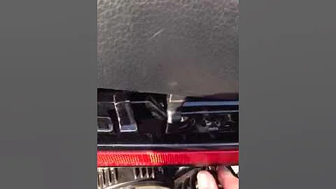 700s seat latch