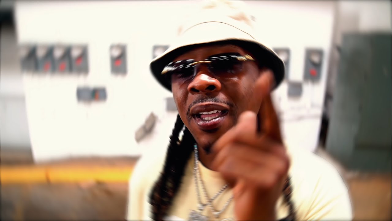 Mira Deezy Hendo – B.O.M.S (Official Music Video) en YouTube Mira Deezy Hendo – B.O.M.S (Official Music Video) en YouTube