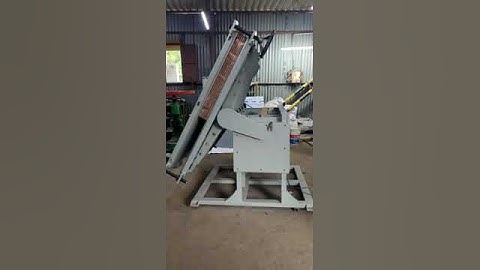 Tilting industrial assembly fixture