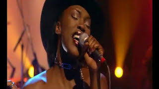 MJ Cole - Crazy Love (Live at Jools Holland)