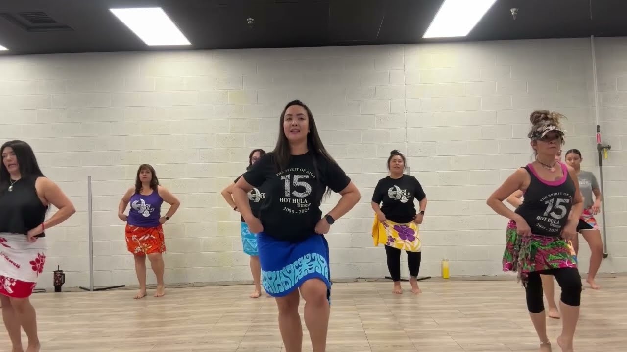 Breakdown of the 4 basic moves of HOT HULA fitness®: TAMAU😄 AMI⭕ AFATA🟩 VARU♾️