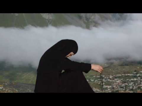 გალობა - მამაო ჩვენო, რომელი ხარ ცათა შინა, მუხლმოდრეკილი, ლმობიერი ვდგავარ შენ წინა!