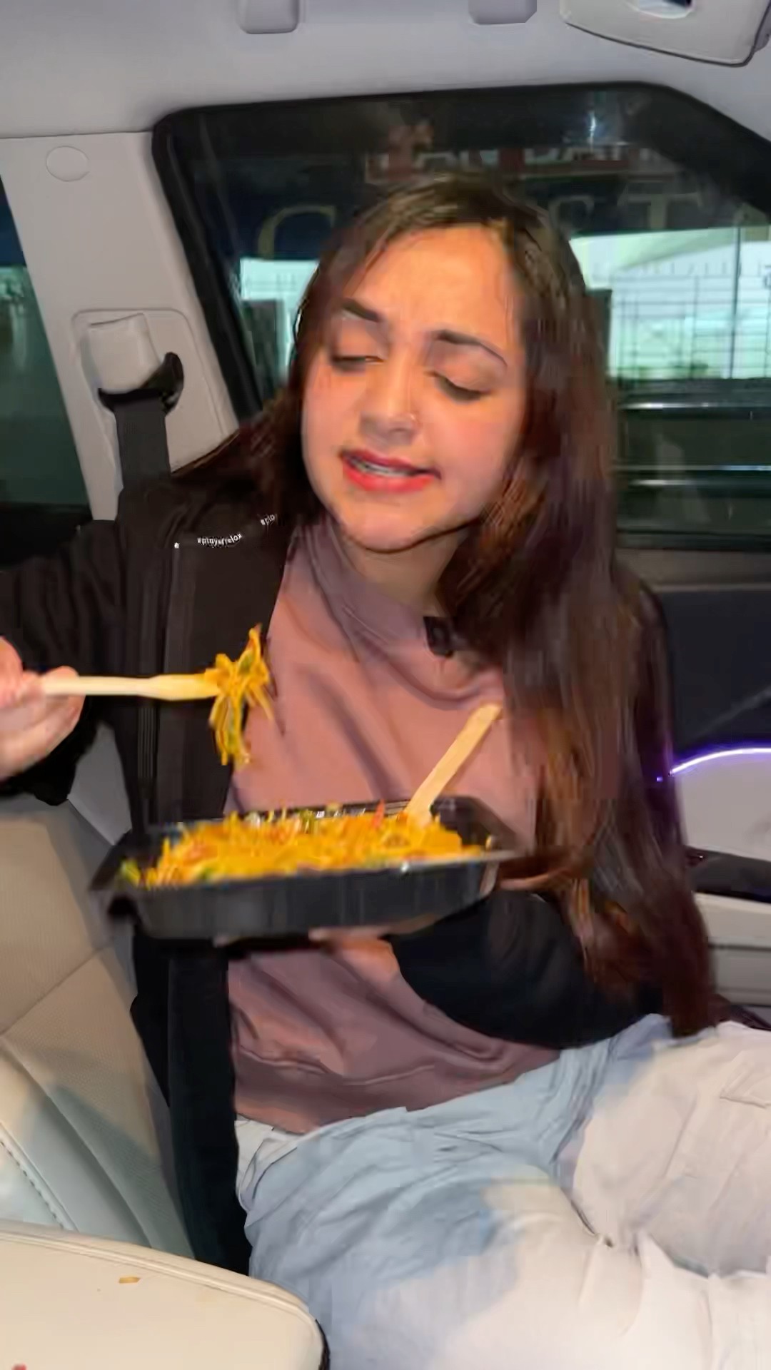 Chilli Potato Wali Ne Loota ?? #shorts #trending #trendingshorts #foodlover