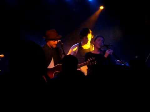 "Sing Me To Sleep" (Live at Dingwalls) - FRAN HEAL...