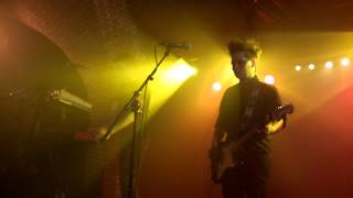 She Past Away live in Brussels, Uzakta