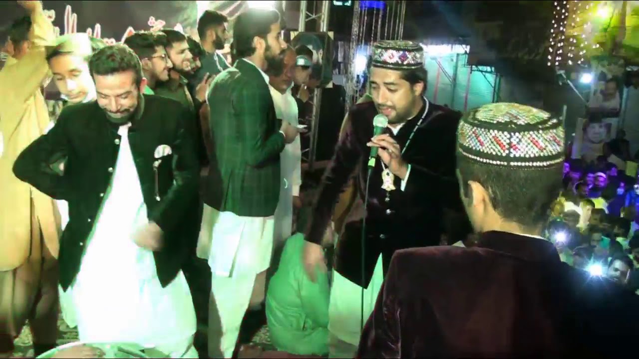 lal meri pat rakhyo bhala by Sh Sheroz aftab - YouTube