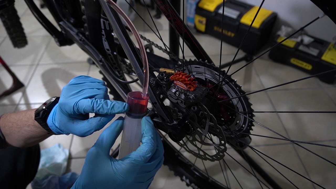 Come pulire le valvole tubeless mtb - YouTube
