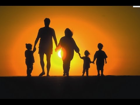 LOS DIEZ VALORES ESENCIALES DE LA FAMILIA - Los pilares de la felicidad familiar: descubre los valores que fortalecen los lazos- Conoce los valores esenciales para construir una familia sólida- Descubre los valores que unen a la familia en momentos difíciles- La importancia de inculcar valores en la familia para un futuro próspero