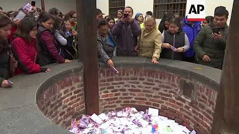 Thousands in Peru ask favors of and pray to Saint Rosa of Lima