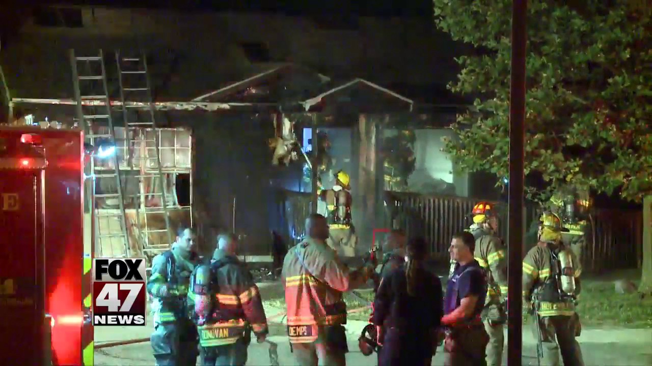 No one hurt in Lansing apartment fire - YouTube