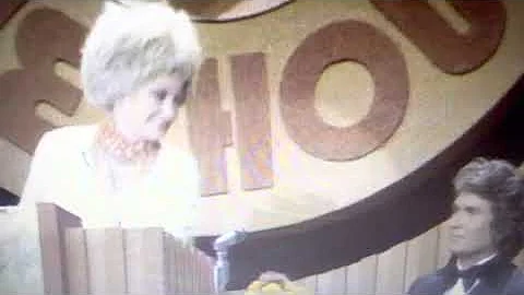 Phyllis Diller flirts with Michael Landon - 1975 D...