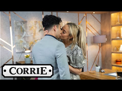 Aadi and Courtney Kiss | Coronation Street