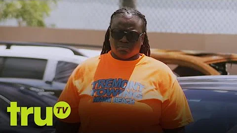 South Beach Tow - Flash Mob Serenades Bernice