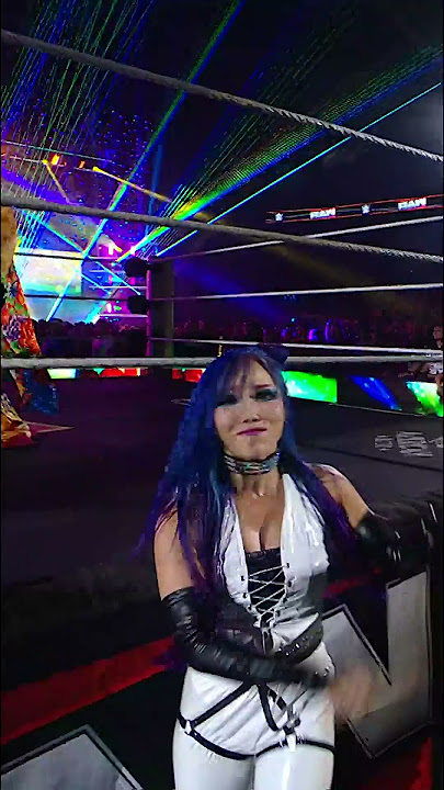 Asuka's theme really is a vibe 💃 💃 💃