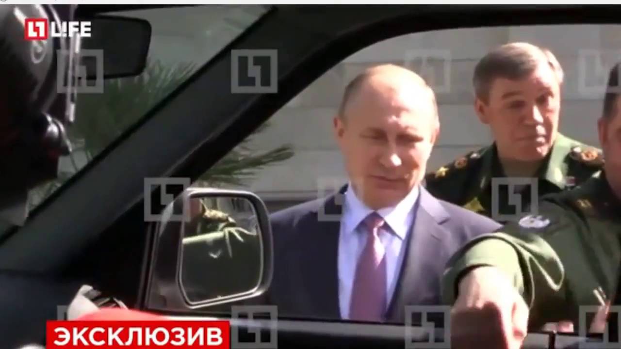 Путин смотрит уаз