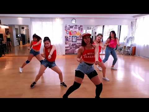 PAPI CHULO Savage Dames reggaeton choreo  by kelly  isaak