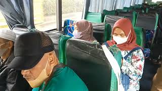 PENGAMEN JALANAN BERSHOLWAT!!! menghibur penumpang bus secara sendirian juga mantap👍👍