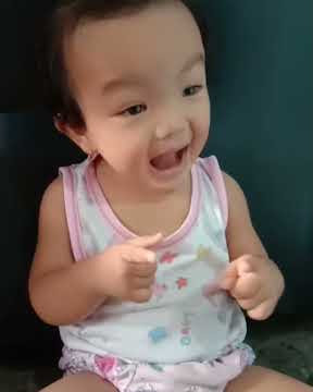 Ngakak. Anak Kecil joget Tiktok Entah Apa Yang Merasuki mu