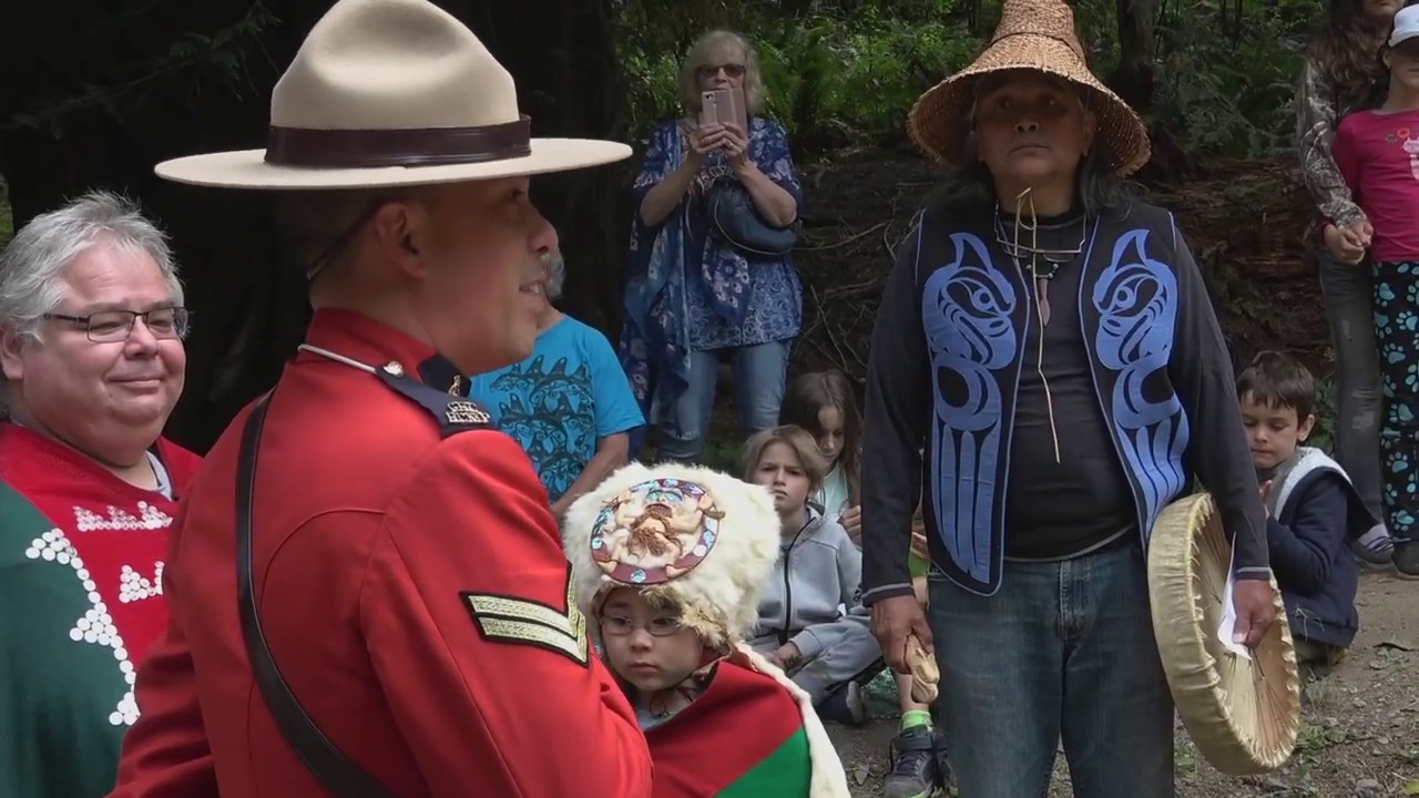 Celebrating the Welcome Pole, Nex̱wlélex̱wem / Bowen Island