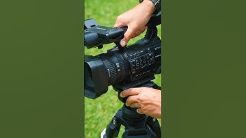 業務用カメラってミラーレスと何が違うの？