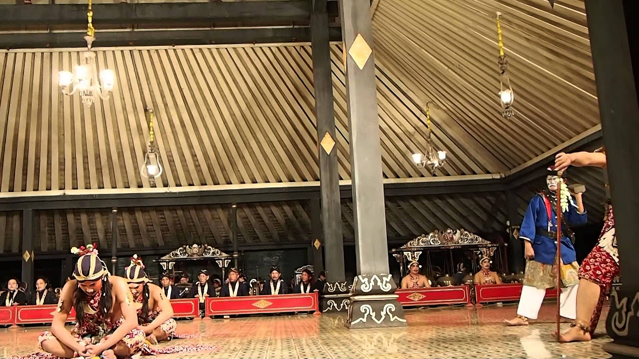 beksan lawung ageng kasultanan yogyakarta