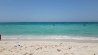 Dubai Beach Vibes — La Mer 🌊