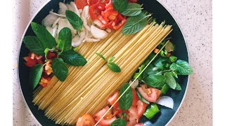 Spagetti tarifi sebzeli makarma salça soslu #spagetti #makarna #arrabbiata #yemek #fettuccine #pasta