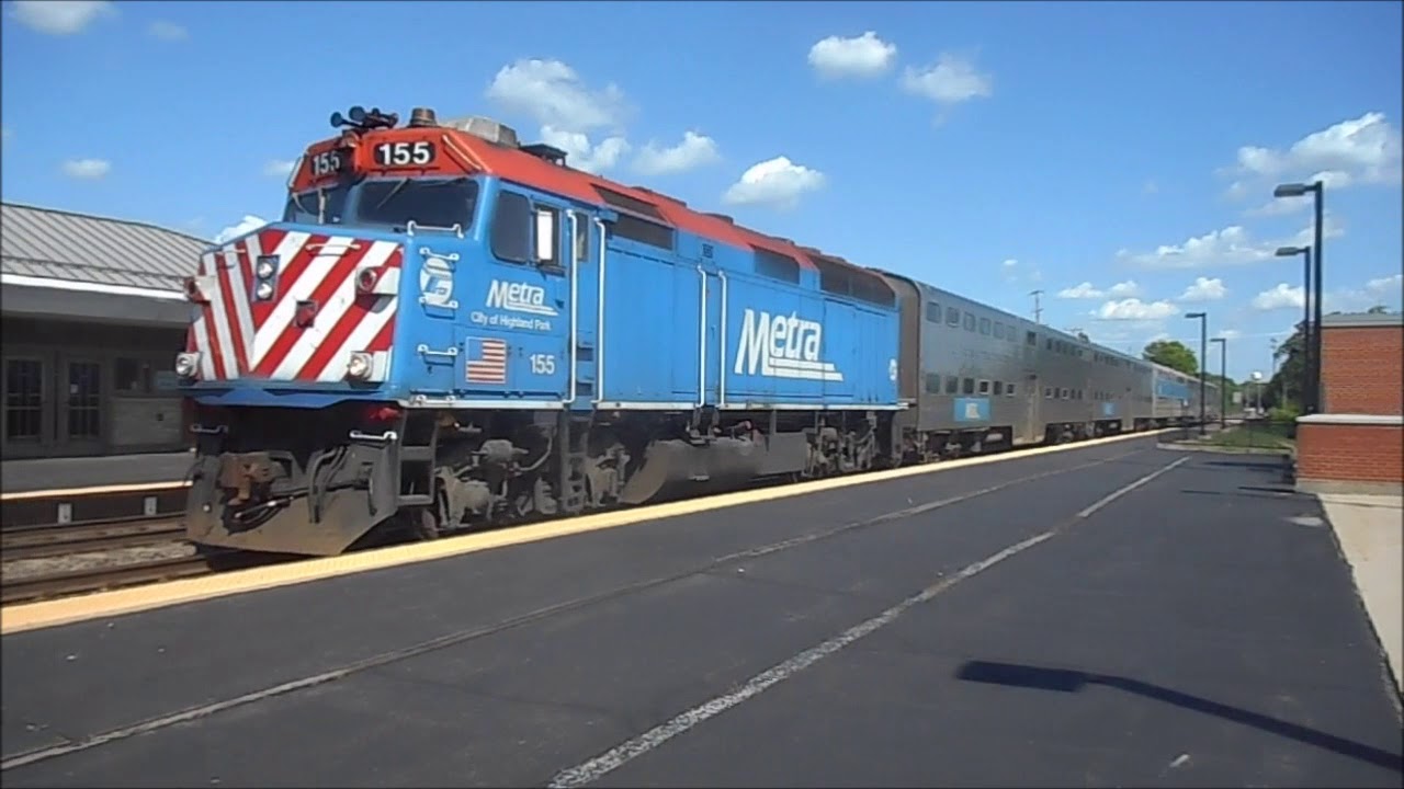 railfanning-crystal-lake-pingree-road-and-medinah-il-on-the-metra-up