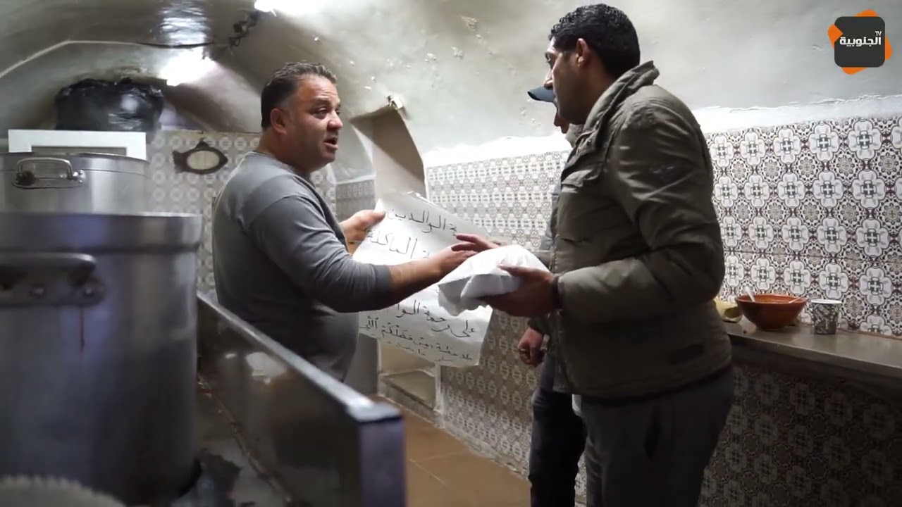 الكاميرا الخفي:  كي تمشي تاكل بلاش و كي يقلك خلصني و فما ورقة الماكلة بلاش على رحمة الوالدين😂!