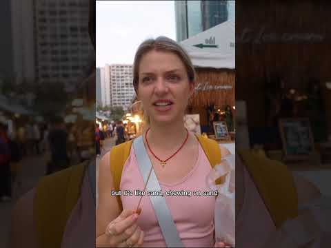 Eating insects in Bangkok, Thailand 😨 #streetfood #joddfairs #bangkokfood #nightmarket