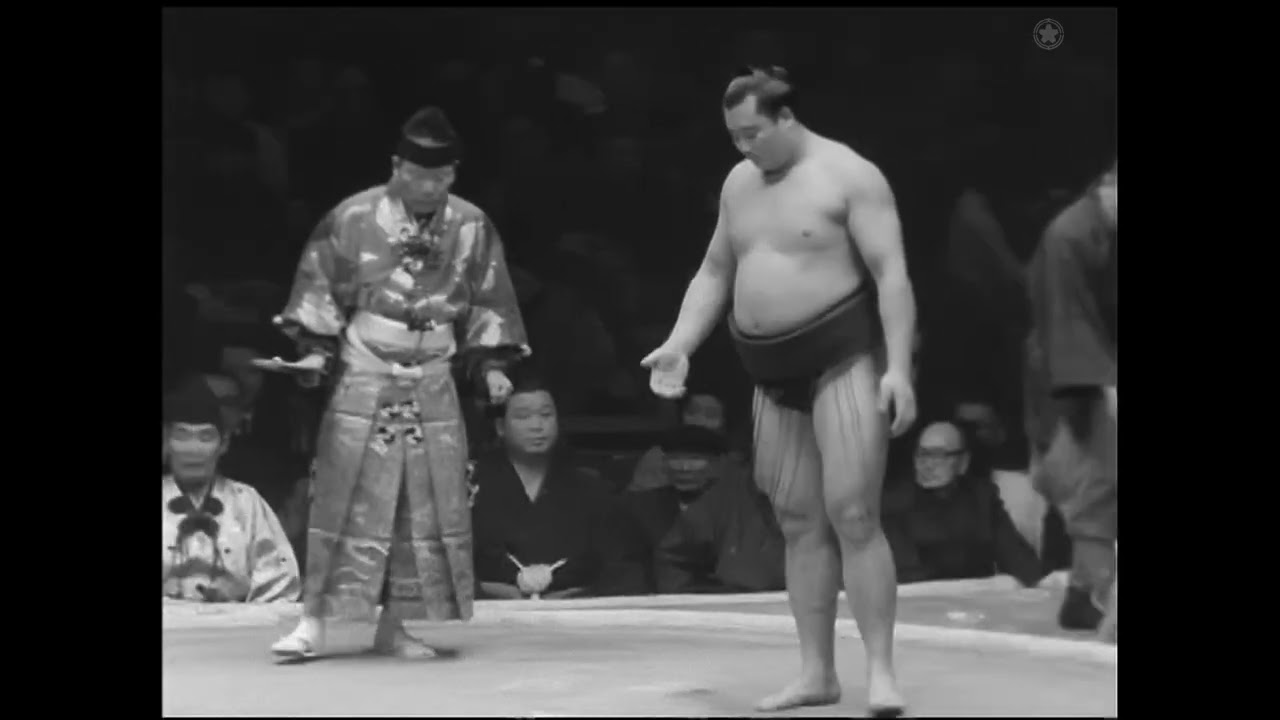Asasegawa x Ozeki Yutakayama - Hatsu Basho January 1965 - YouTube