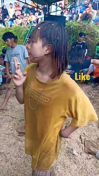 Tik Tok Jaranan - Cewek Tomboi Kesurupan Kuda Lumping