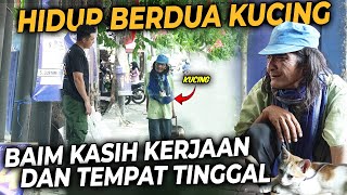 MAKAN & TIDUR CUMA BERDUA SAMA KUCING. BAPAK INI HIDUP SEBATANG KARA LONTANG - LANTUNG image