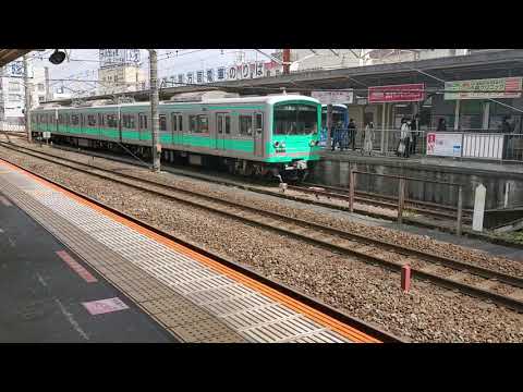 E261系のRS2編成によるサフィール踊り子1号の通過シーンの動画in小田原駅