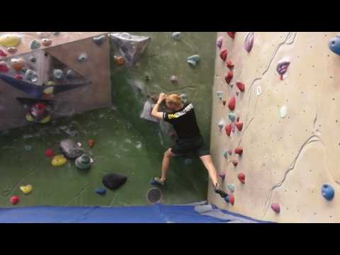 Climbing a reachy 6c boulder problem