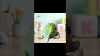 Pelúcia Zigamazoo Verde Série 3 Da Marca Dtc Ao Apertar A Barriguinha Dele Ele Emite Um Som