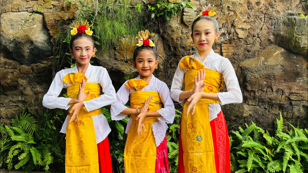 Nadia Amora, Gek Tara dan Tata menampilkan Tari Puspanjali dalam acara Rasone Competition Tahun 2025