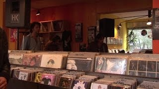 Dead Guitars - Crumble Zone (Live Acoustic Bootleg Normal Shop 2006)