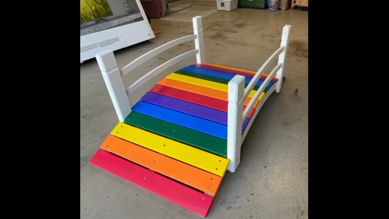 Shine Company 4980N 4 Ft. Cedar Wood Garden Bridge with Side Rails, Natural