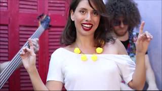 Video thumbnail of "Marianna & the Dizzy Breezes - Κόκκινα Γυαλιά | Kokkina Gialia (Official Video)"