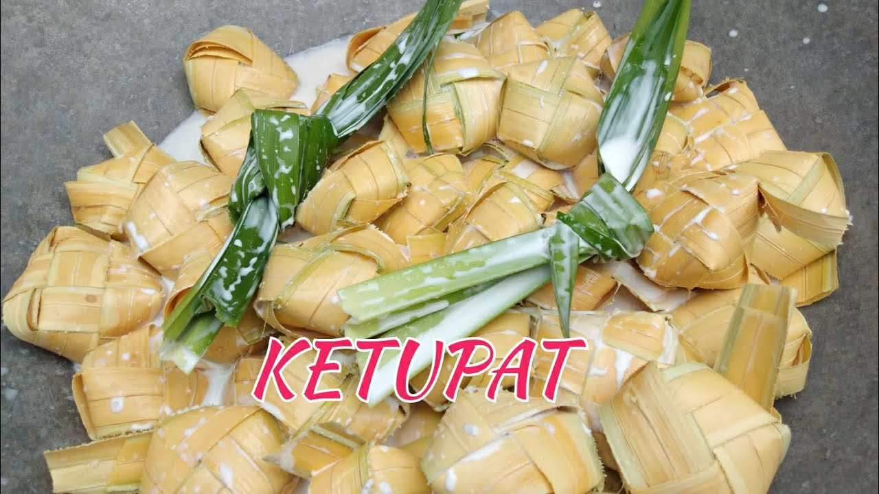 Cara Masak Ketupat CARA NAK MASAK KETUPAT PAKAI DAUN NIPAH - YouTube