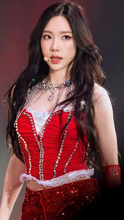Rose 🆚 Taeyeon 🔥🖤BLΛƆKPIИK💗🆚 SNSD#kpop#rose#blackpink#taeyeon #snsd#trending#ytshorts