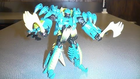 TRANSFORMERS 4 AGE OF EXTINCTION DELUXE CLASS DINOBOT SLASH TOY REVIEW