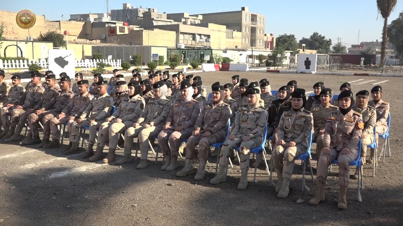 مدرسة الطبابة العسكرية تحتفل بتخرج كوكبة جديدة من طلاب دورة الضباط الأساسية/٢٧ 