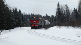 2ТЭ116У 0146 с приветливой локомотивной бригадой и грузовым поездом. Перегон Овинище-1 - Остолопово.