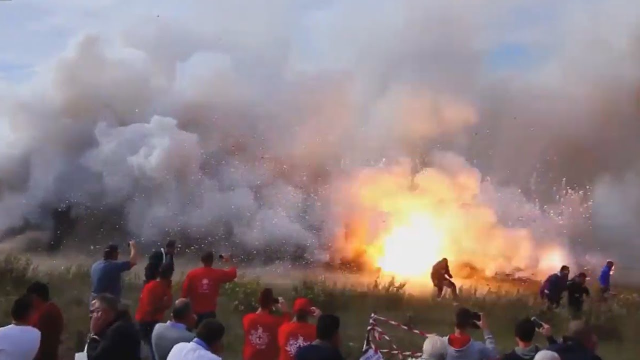 FIREWORKS FAIL EXPLOSION DISASTER - YouTube